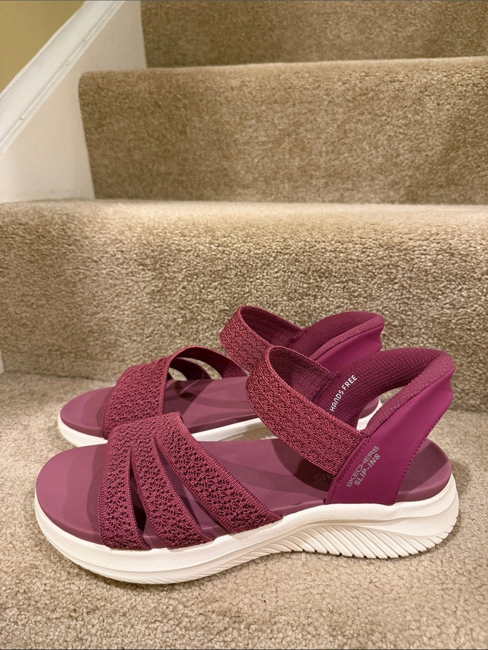 Skechers Women's slip ins hands free Washable Knit Sandals W9